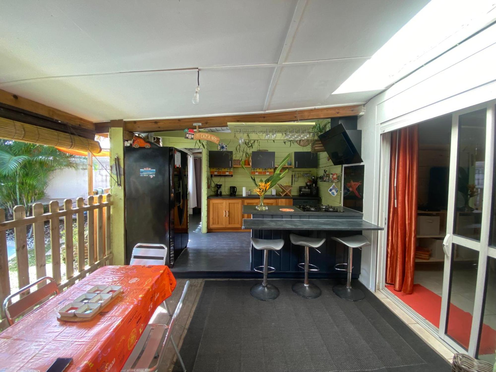 Le Nid D'Amour Avec Sa Piscine Et Jacuzzi Chauffes Saint-Joseph Eksteriør billede